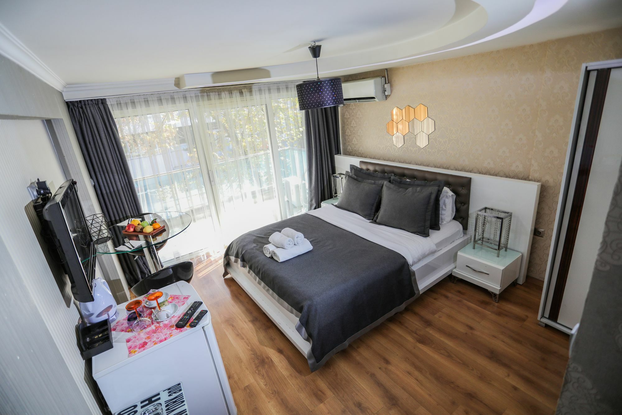 Daire House *